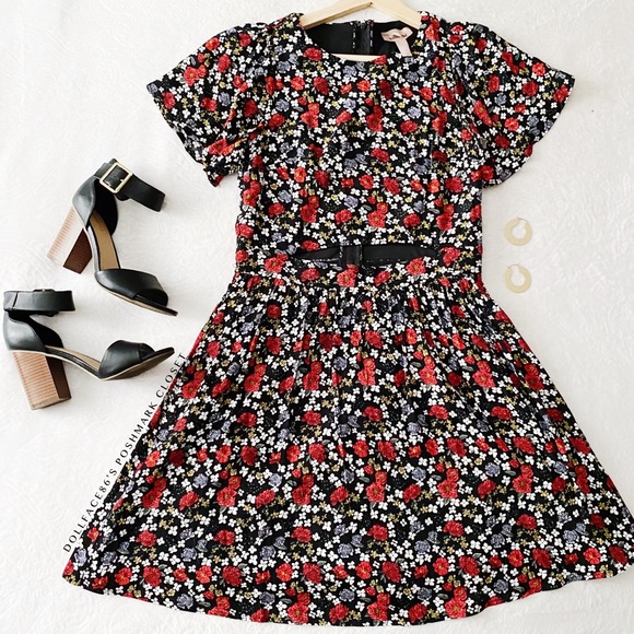 Floral Print Stomach Cut Out Short Sleeve Dress - Picture 4 of 14